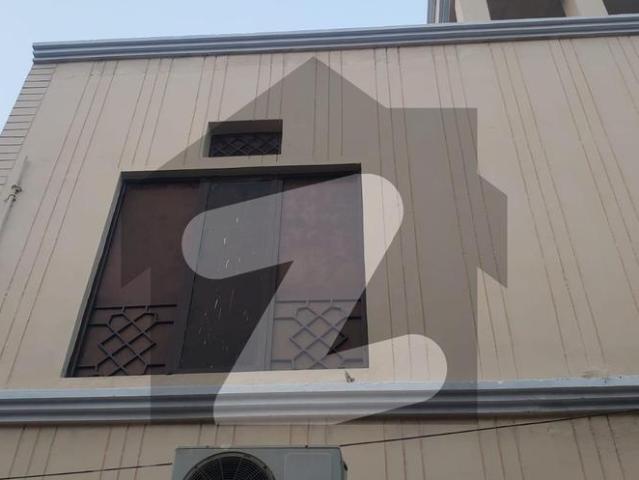 Prime Location House Of 10 Marla Available For Rent In Mumtazabad