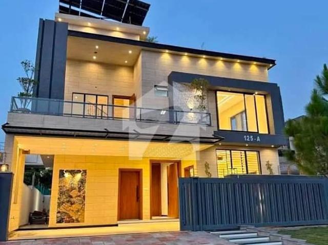 Prime Location House Of 10 Marla Available In Top City 1 Block A