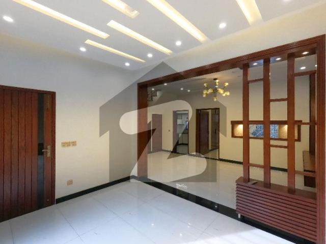 Prime Location House Of 10 Marla Is Available For rent EME Society Block E