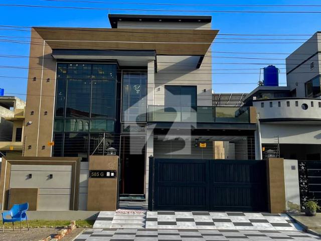 Prime Location House Of 10 Marla Is Available For sale