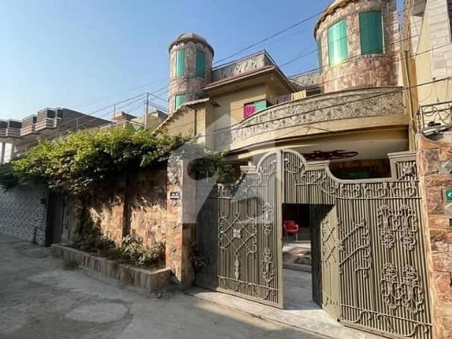 Prime Location House Of 10 Marla Is Available For sale