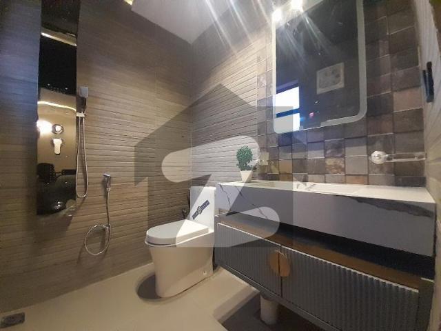 Prime Location House Of 10 Marla Is Available For sale Central Park Block G