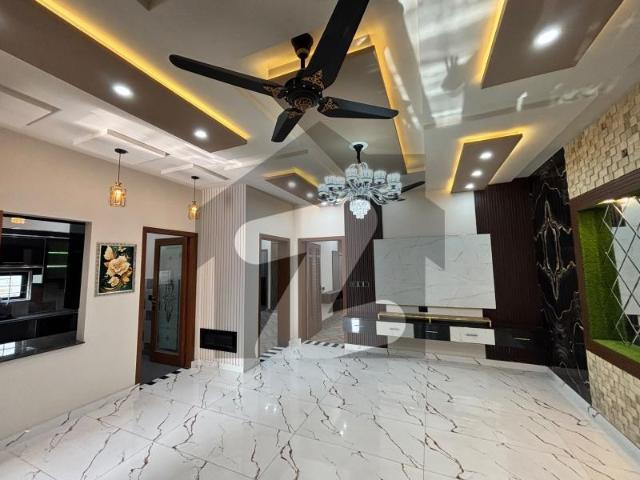 Prime Location House Of 10 Marla Is Available For sale In Citi Housing Society