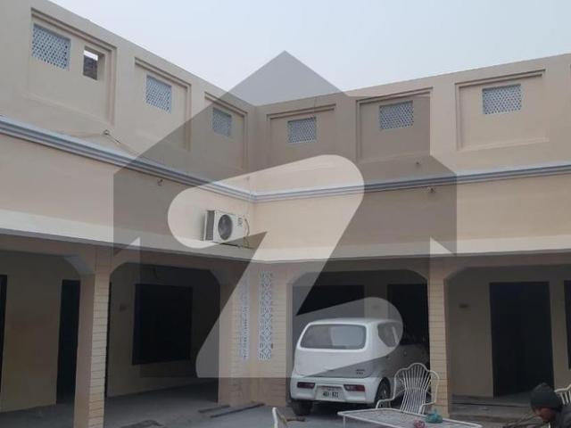 Prime Location House Of 10 Marla Is Available In Contemporary Neighborhood Of Mujtaba Canal View Multan