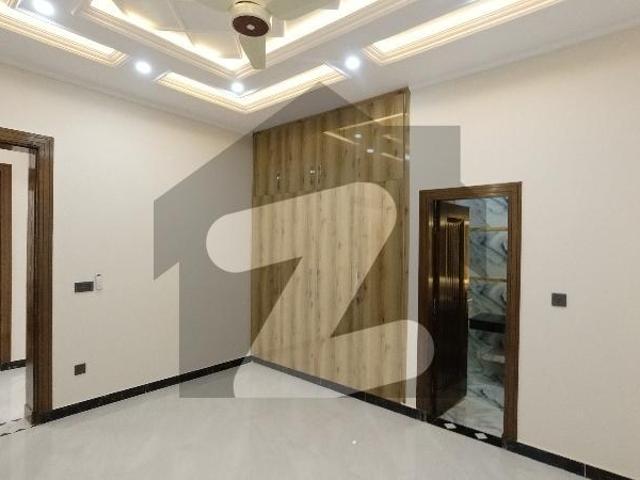 Prime Location House Of 12 Marla Available For sale In Jinnah Gardens Phase 1