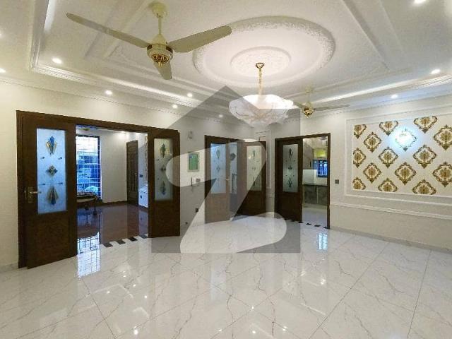 Prime Location House Of 20 Marla For Sale In EME Society