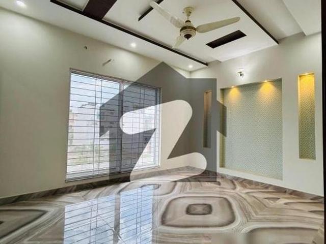 Prime Location House Of 20 Marla For Sale In EME Society