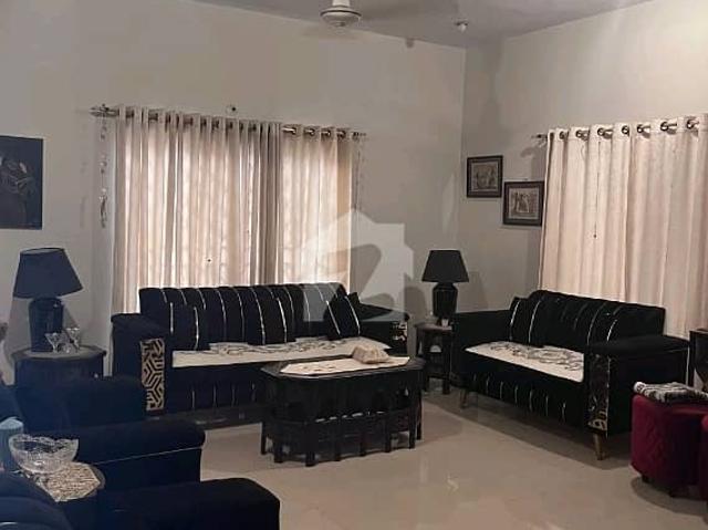 Prime Location House Sized 400 Square Yards Is Available For Sale In Federal B Area Block 13