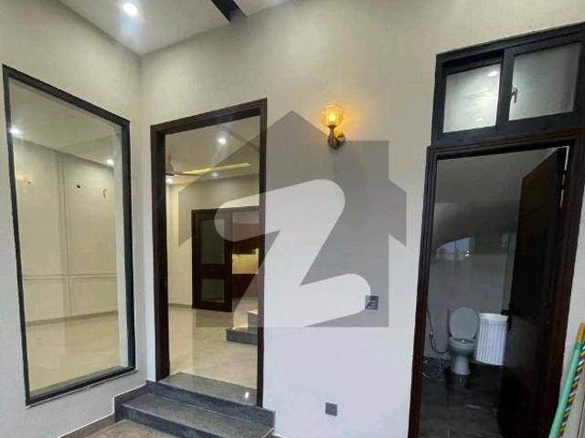 Prime Location House Sized 5 Marla Is Available For sale In Royal Palm City