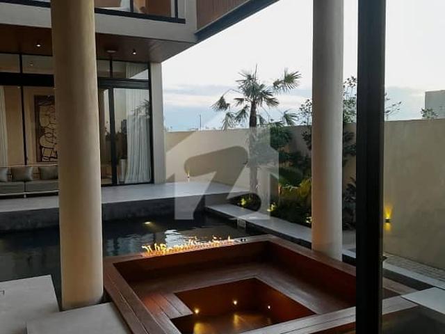 Prime Location House Sized 666 Square Yards In DHA Phase 8