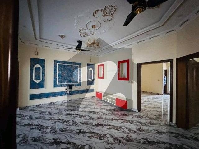 Prime Location House Sized 10 Marla Available In Wapda Town