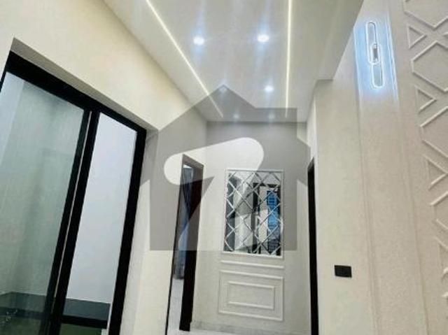Prime Location House Sized 10 Marla Is Available For rent In DC Colony