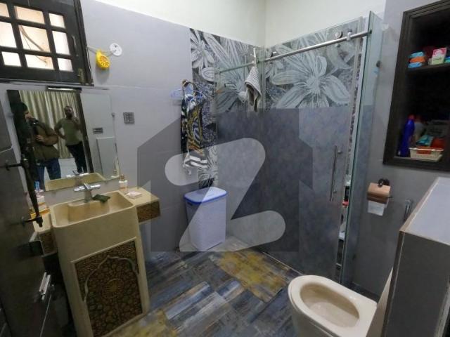 Prime Location House Sized 200 Square Yards In Mashraqi Society