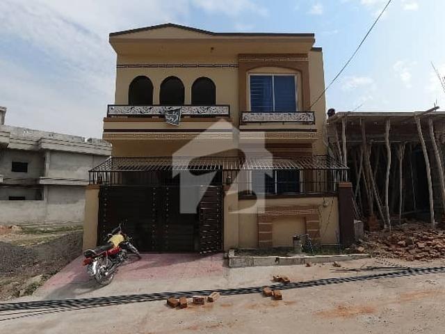 Prime Location House Spread Over 5 Marla In Airport Housing Society Sector 4 Available