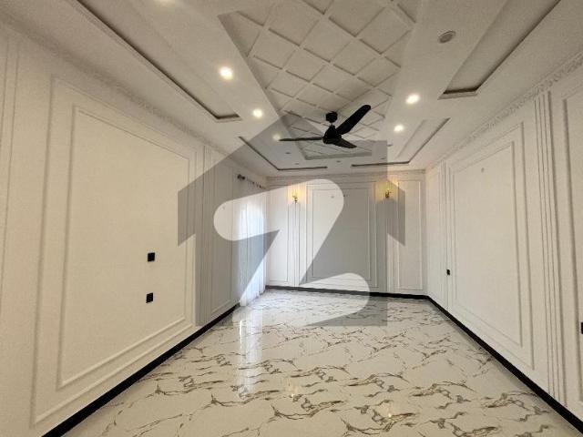 Prime Location In Wapda Town 10 Marla House For Rent Wapda Town