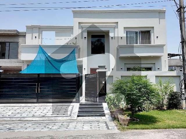 Prime Location In Beacon House Society Block A Of Lahore, A 1 Kanal House Is Available