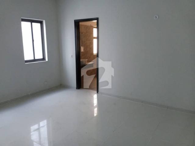 Prime Location In DHA Phase 7 1800 Square Feet Flat For Rent