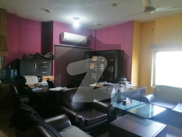Prime Location Johar Town Phase 2 Block J3 Flat Sized 5 Marla Flat For Rent Johar Town Phase 2