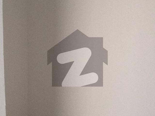 Prime location lush condition kanal upper portion avail for rent