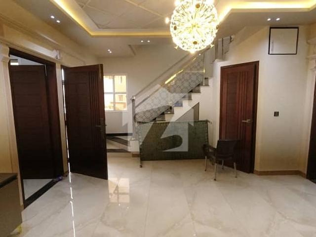 Prime Location Naya Nazimabad 160 Square Yards House Up For sale