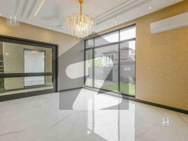 Prime Location Near To Park & Mosque 1 Kanal Top Notched Modern House DHA Phase 7 Block Q