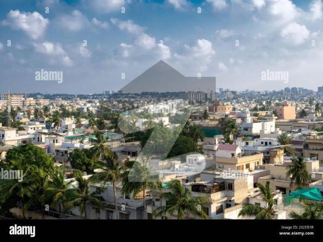 Prime Location Near Upcoming Model Street, Clean Documents, Ideal for Businesses North Nazimabad Block L