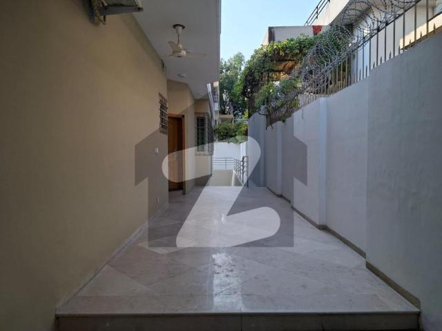Prime location newly renvoted house marble floor ideal for small families F 8