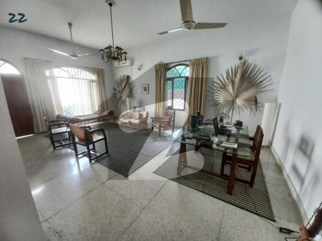 Prime Location Newly Renovated Tile Flooring House Only For Foreigners F 7