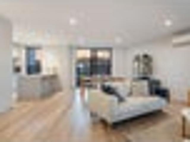 Prime Location Opposite Bonair Park