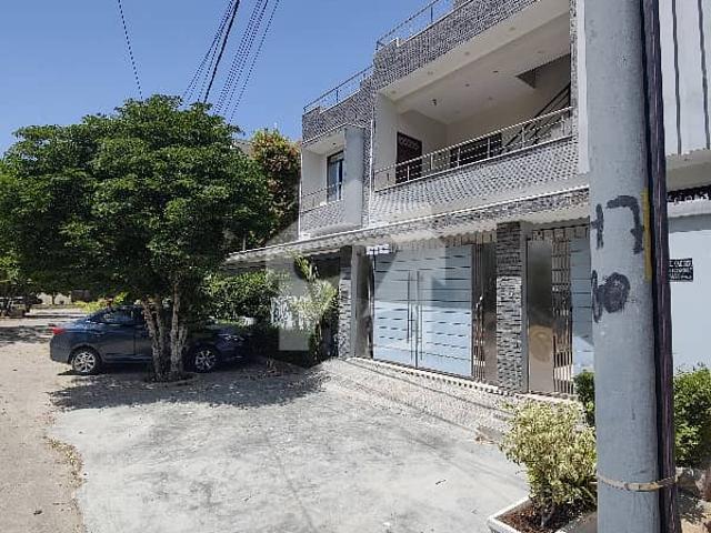 Prime location park facing owner build 400 square yards 40 wide road house for sale in sector y gulshan e maymar karachi