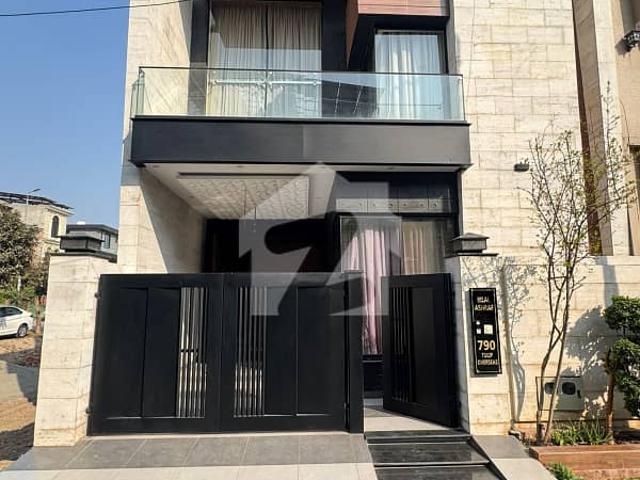 Prime Location Park View City House Sized 5 Marla For Sale