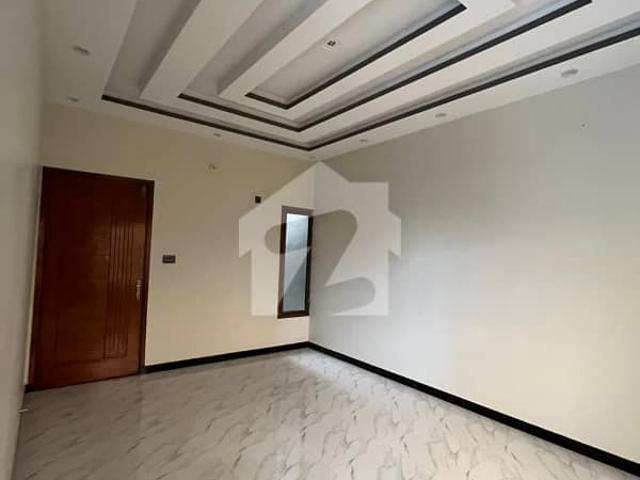 Prime Location Renovated Upper Portion Sized 400 Square Yards Available In Federal B Area