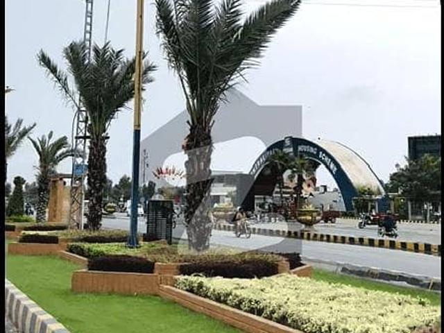Facing Park 5 marla plot Block BB, Lahore