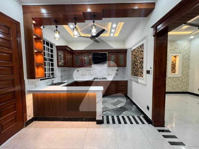 Prime main road position with unmatched access and visibility. G 14/4