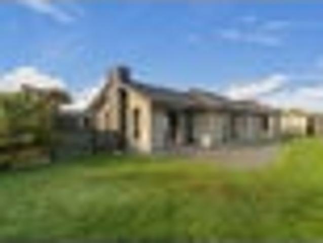 Prime Motueka Location, Spacious Living