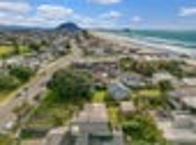 Prime Mount Maunganui Beachside location!