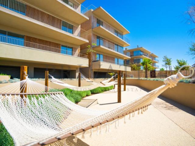 Prime Oceanfront Living in Quarteira