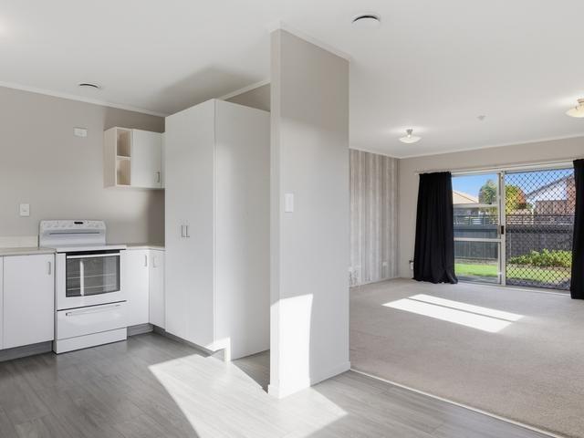 PRIME Papamoa Beach location walking distance to Tahatai Primary School!
