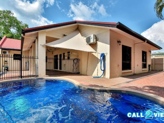 Prime Parap Living with Pool and Space to Entertain