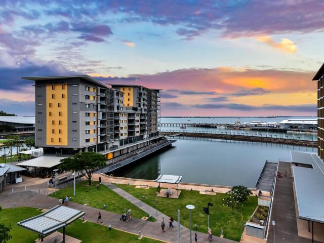 Prime Penthouse Apartment in Waterfront Locale