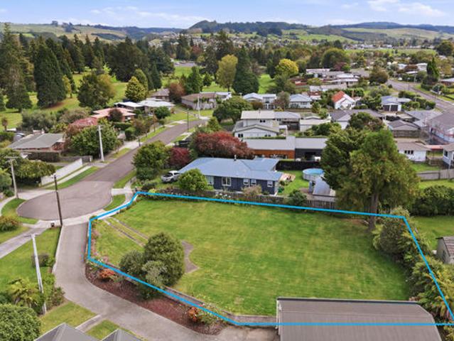 Prime Position. Blank Canvas. Rare Hillcrest Opportunity