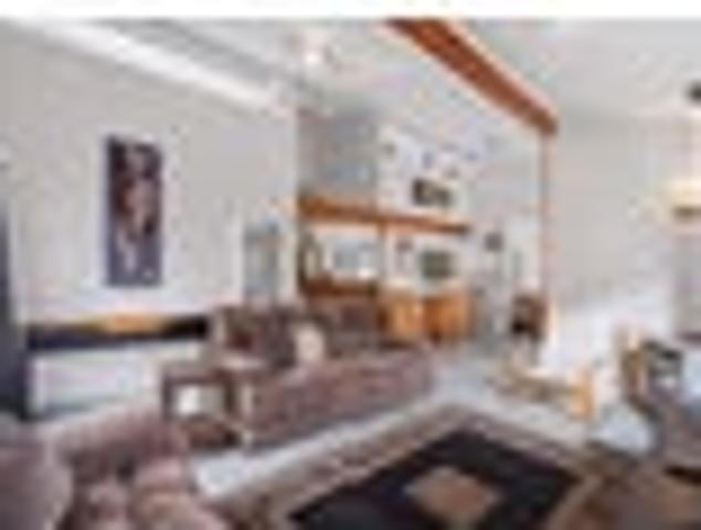 Prime Potential 979sqm: Renovate or Develop!