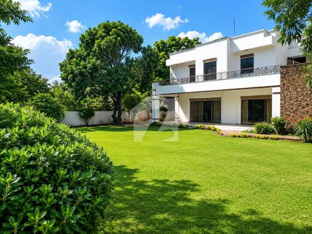 Prime Property Prime Location 4 Kanal Old House