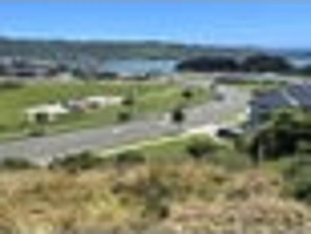 Prime Real Estate Elevated Aotea Section!