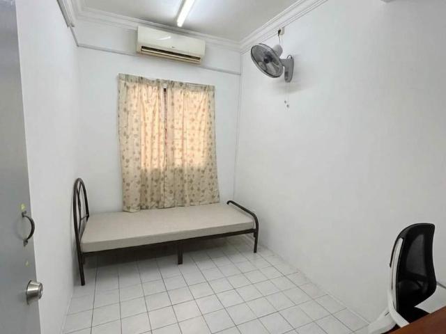 Prime Room for Rent in Bandar Utama | Near New LRT Station & 1 Utama