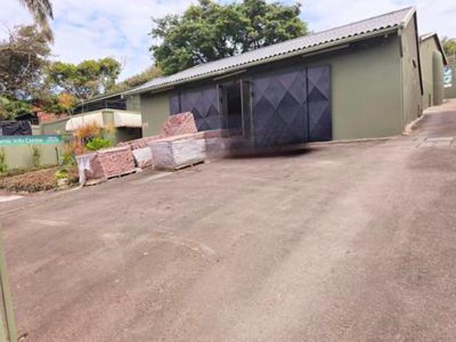 prime road facing retail space to le.