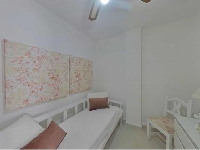 PRIMERA LINEA CON PISCINA