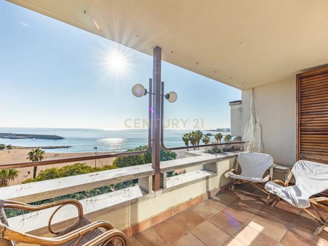 Primera línea de mar con terraza, 150 M2, vistas increíbles y azotea privada de 100 M2