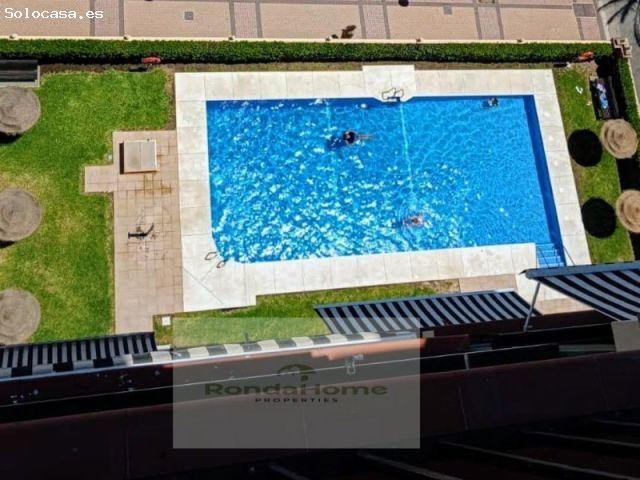PRIMERA LÍNEA DE PLAYA VISTAS PANORÁMICAS AL MAR EN FUENGIROLA