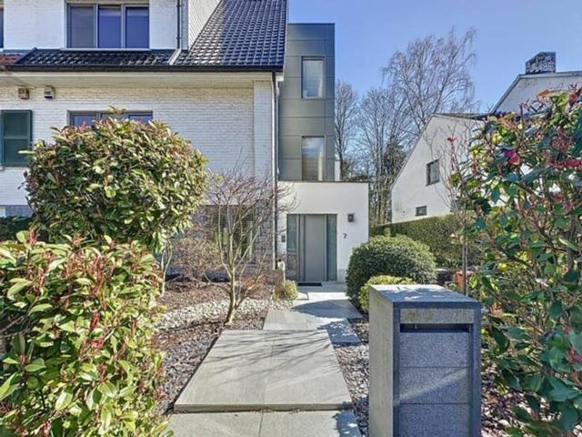 Prince d'Orange / Fond'Roy: Beautiful modern 3 sided house